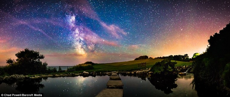 Dải Ngân Hà trên hồ Namtso về đêm với dãy Nyenchen Tanglha phía xa