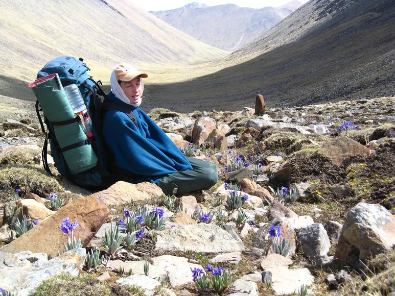 Lều trại và đồng cỏ cao nguyên trên tuyến trek Ganden đi Samye