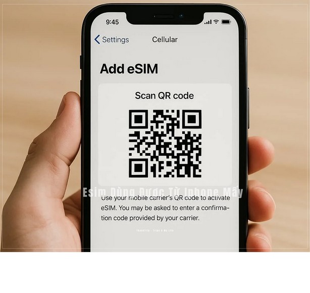 Màn hình điện thoại quét mã QR cài đặt eSIM trước chuyến đi