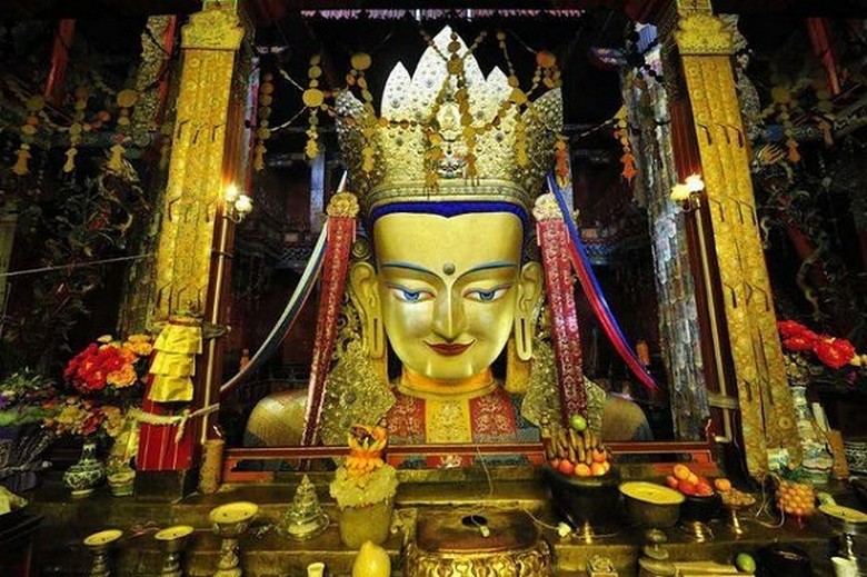 Tượng Phật Di Lặc bằng đồng mạ vàng khổng lồ trong tu viện Tashilhunpo