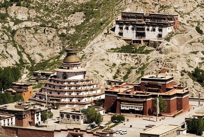 Toàn cảnh thị trấn Gyantse nhìn từ trên pháo đài