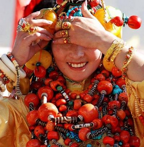 Trang sức bạc Tây Tạng gắn ngọc lam và san hô đỏ